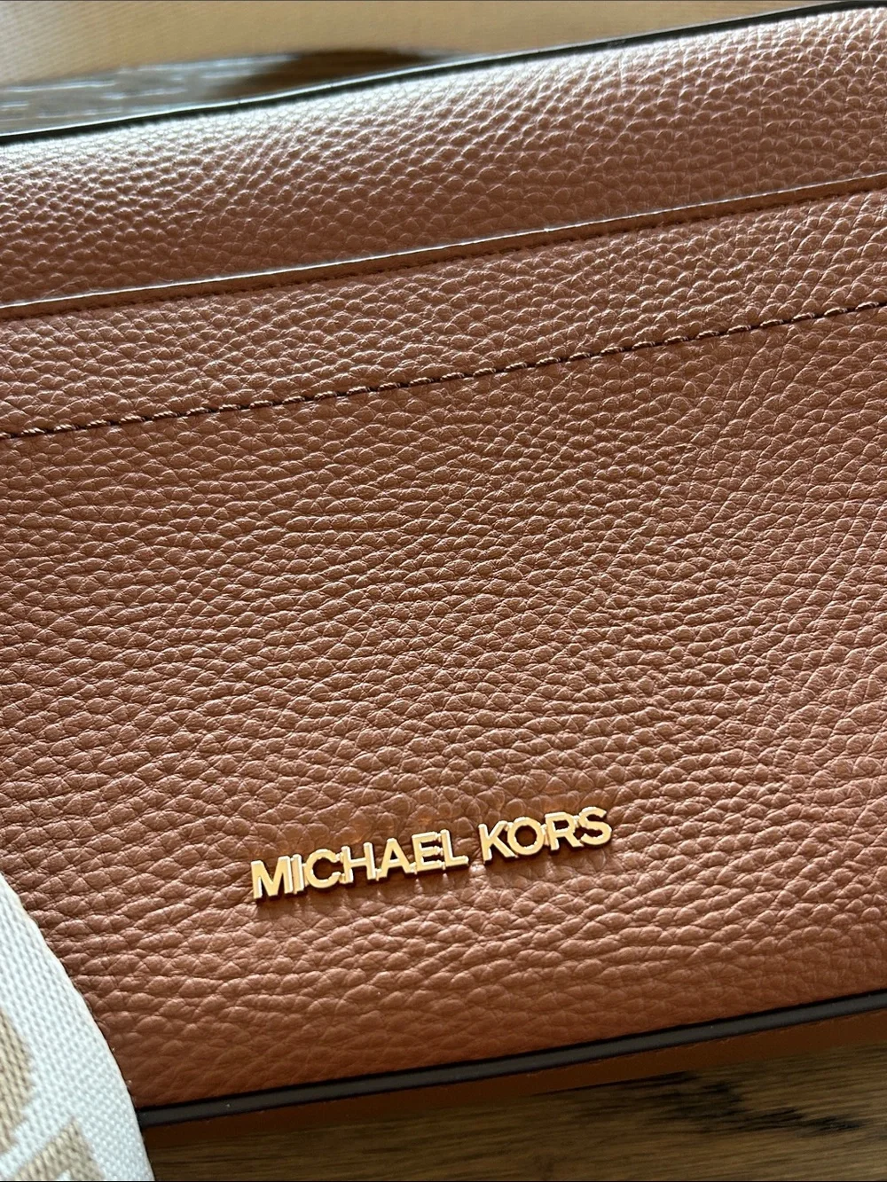Michale Kors Jet Set Crossbody